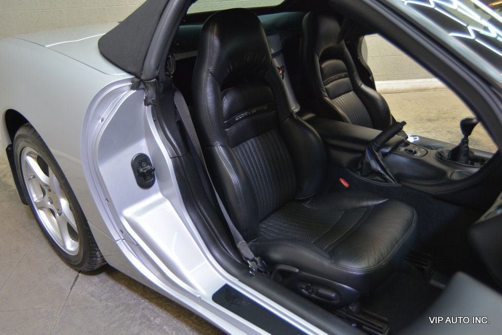 Used 2000 Chevrolet Corvette Convertible w/ Memory Pkg RWD image 30