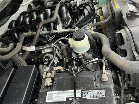 Used 2018 Nissan NV 2500 SV w/ Navigation Package image 19