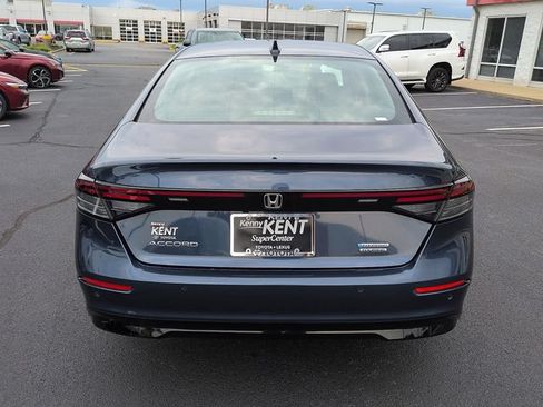 Used 2024 Honda Accord Touring image 6