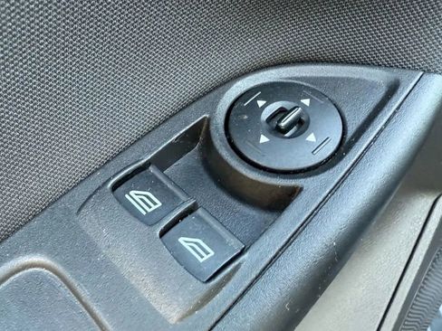 Used 2018 Ford Focus S image 21