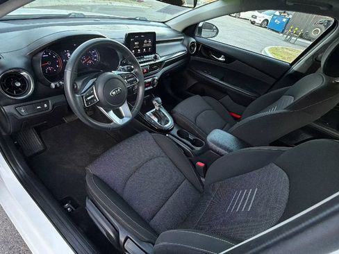 Used 2019 Kia Forte S w/ S Premium Package FWD image 12