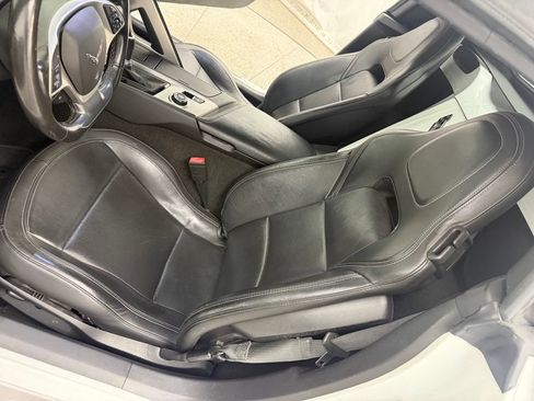 Used 2019 Chevrolet Corvette Stingray Convertible w/ 1LT RWD image 17