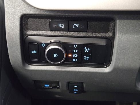 Used 2024 Ford F250 XLT w/ FX4 Off-Road Package image 21