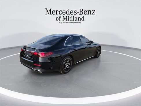 Used 2024 Mercedes-Benz E 350 4MATIC Sedan image 8