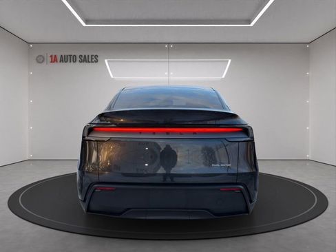 Used 2026 Tesla Model Y AWD image 4