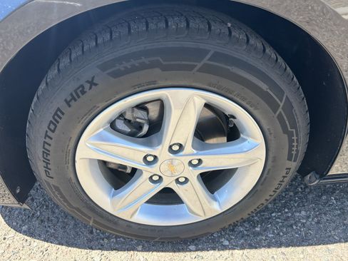 Used 2024 Chevrolet Malibu LT FWD image 11