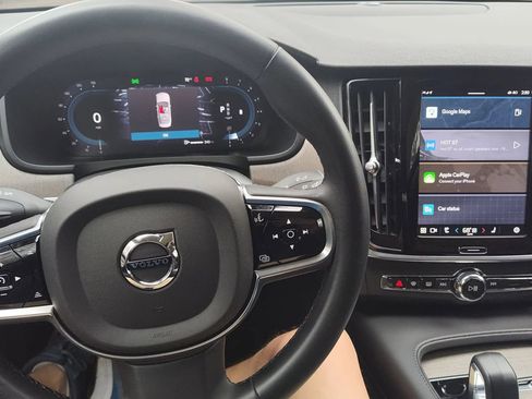 Used 2023 Volvo S90 B6 Plus AWD/4WD image 9