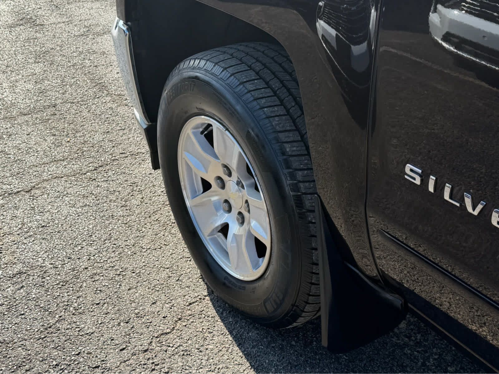 Used 2019 Chevrolet Silverado 1500 LT AWD/4WD image 12