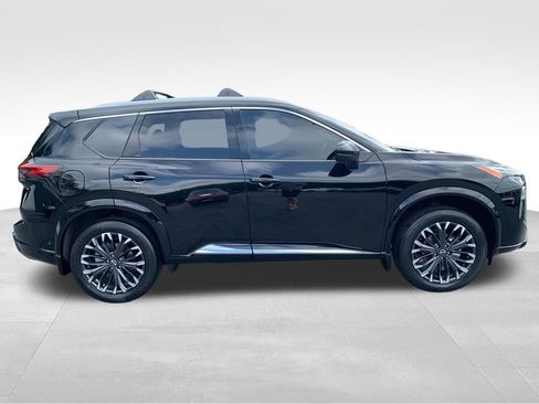 Used 2025 Nissan Rogue Platinum FWD image 7