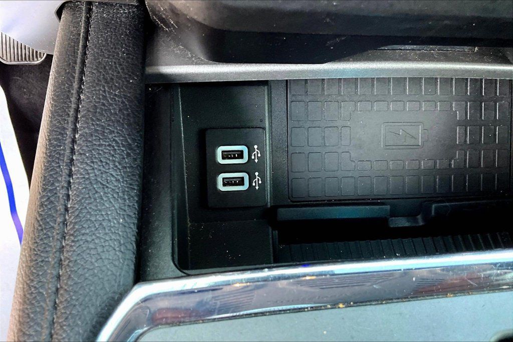 Certified 2019 Ford Expedition XLT w/ Equipment Group 202A AWD/4WD image 18