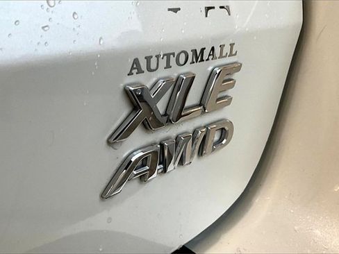 Used 2019 Toyota Sienna XLE Premium image 24