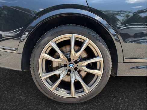 Used 2021 BMW X7 M50i w/ Executive Package AWD/4WD image 15