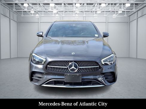 Used 2023 Mercedes-Benz E 350 4MATIC image 2
