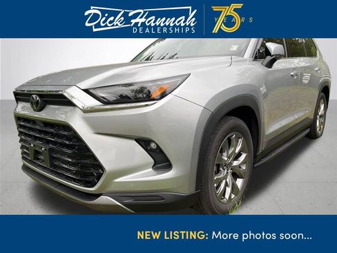 Used 2024 Toyota Grand Highlander AWD image 1