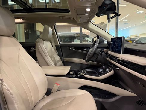 Used 2022 Lincoln Nautilus Reserve AWD/4WD image 24