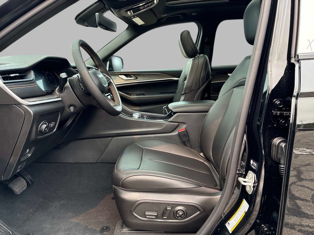 New 2026 Jeep Grand Cherokee Limited AWD/4WD image 11