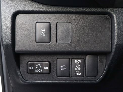 Used 2023 Toyota Tacoma TRD Off-Road image 18