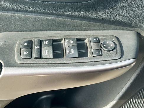 Used 2021 Jeep Cherokee Latitude Lux w/ Sun & Sound Group AWD/4WD image 16