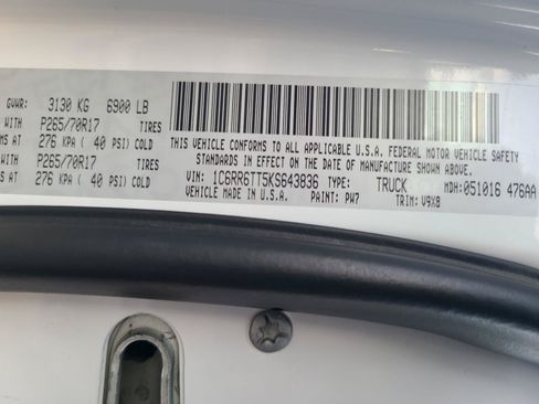 Used 2019 RAM 1500 Classic SLT RWD image 24