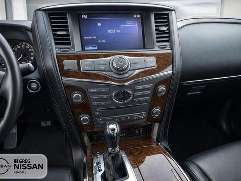 Used 2017 INFINITI QX80 4WD w/ Driver Assistance Package image 11