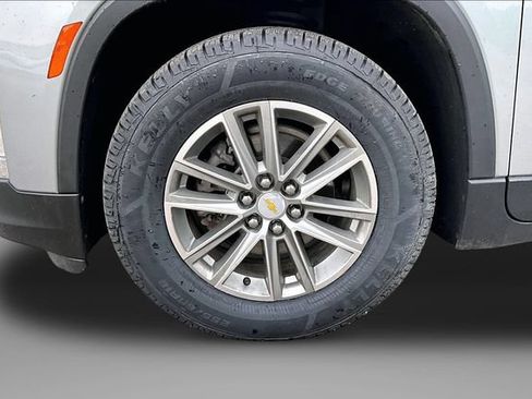 Used 2023 Chevrolet Traverse LT w/ LPO, Cargo Package AWD/4WD image 9