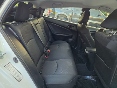 Used 2022 Toyota Prius image 16