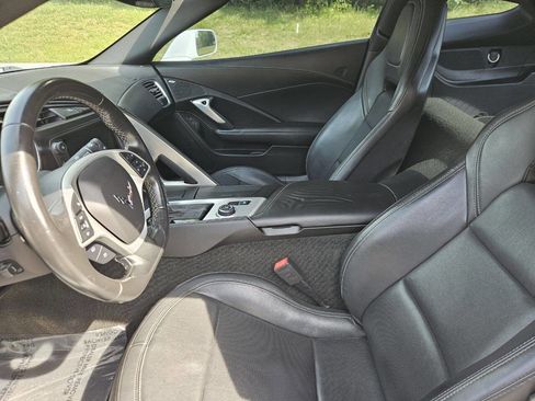 Used 2019 Chevrolet Corvette Stingray Coupe w/ 1LT RWD image 12