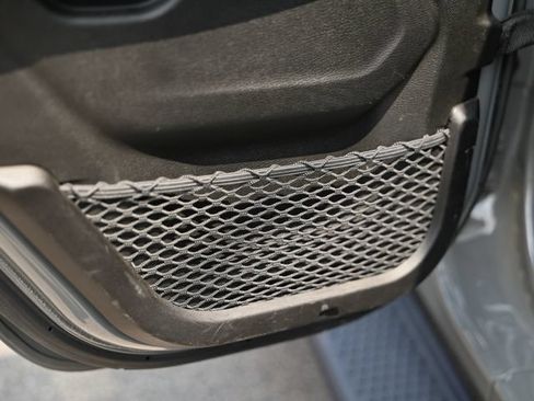 Used 2022 Jeep Wrangler Unlimited Sahara AWD/4WD image 33