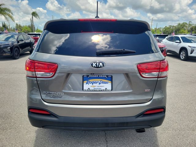 Used 2017 Kia Sorento FWD image 3