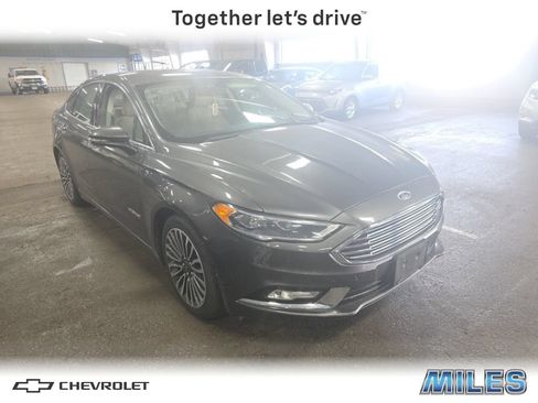 Used 2018 Ford Fusion Titanium FWD image 1