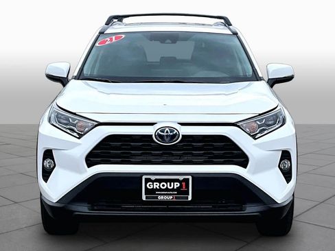 Used 2021 Toyota RAV4 XLE w/ Convenience Package AWD/4WD image 3