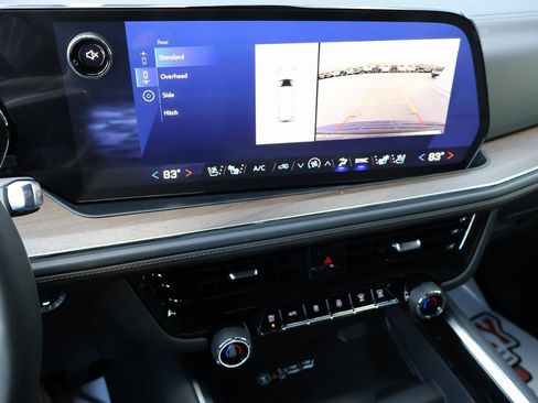 New 2025 Chevrolet Suburban High Country image 25