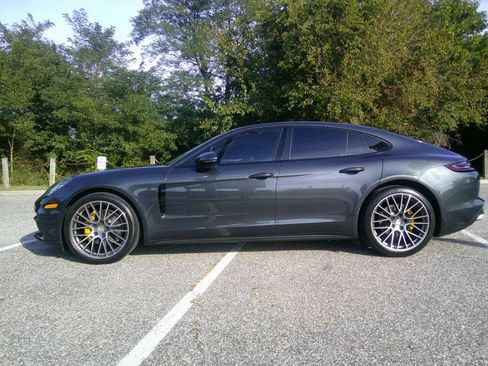 Used 2018 Porsche Panamera 4 image 6