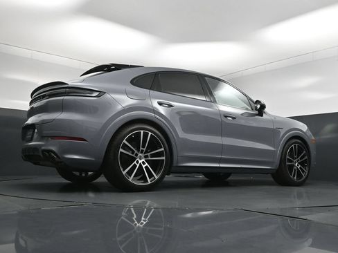 New 2026 Porsche Cayenne Turbo AWD/4WD image 27