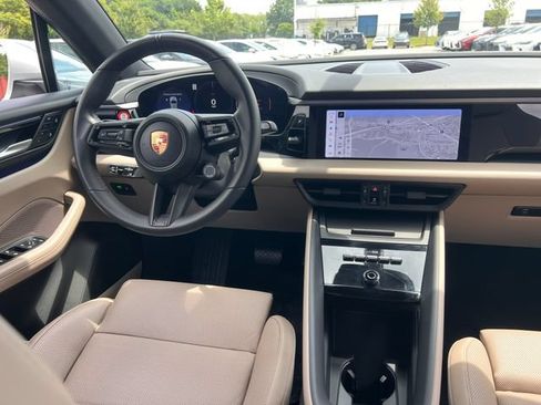 Used 2025 Porsche Macan Electric w/ Premium Package RWD image 18
