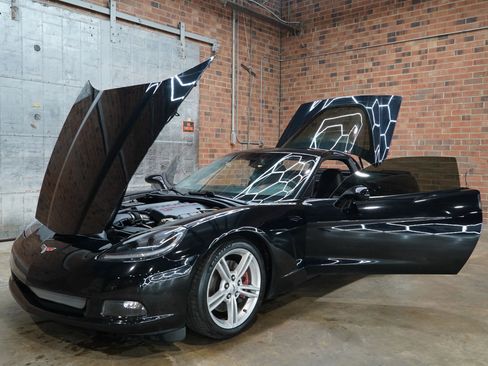 Used 2008 Chevrolet Corvette Coupe image 25