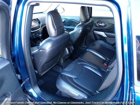 Used 2018 Jeep Cherokee Latitude Plus FWD image 19