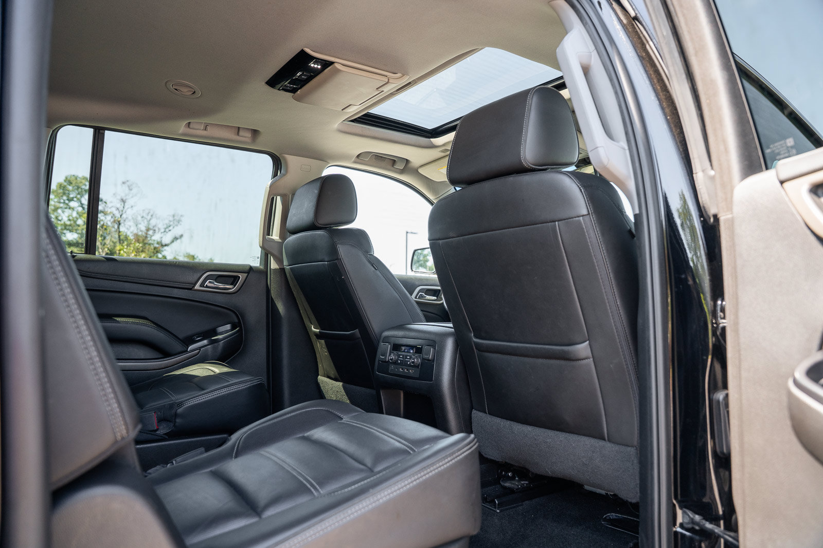 Used 2018 GMC Yukon XL Denali w/ Open Road Package AWD/4WD image 18