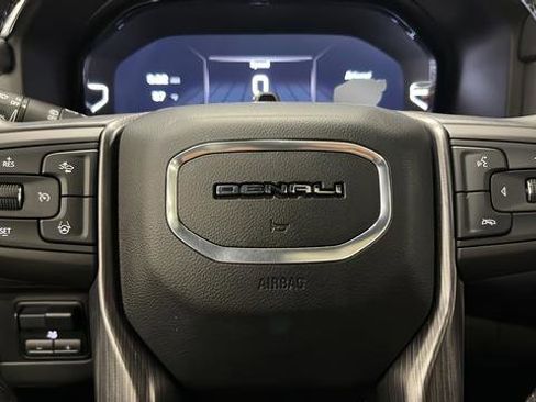 Used 2023 GMC Yukon XL Denali Ultimate AWD/4WD image 16
