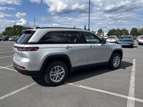 New 2025 Jeep Grand Cherokee Laredo X w/ Luxury Tech Group I image 6