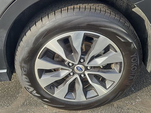 Certified 2025 Subaru Outback Limited image 30