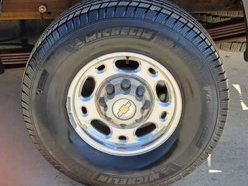 Used 2002 Chevrolet Silverado 2500 LS w/ Off-Road Skid Plate Pkg AWD/4WD image 23