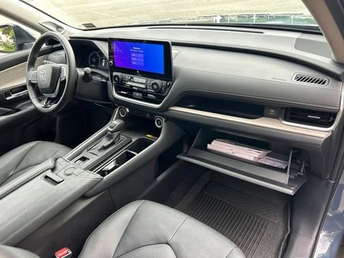 Used 2025 Toyota Grand Highlander AWD Hybrid image 24