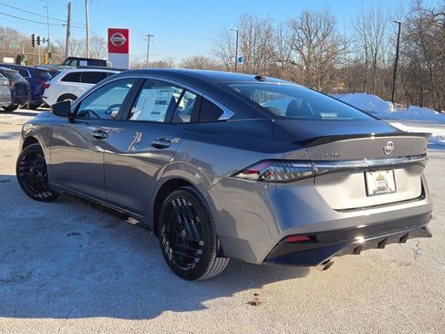 New 2026 Nissan Sentra SR w/ Floor Mat Package FWD image 13