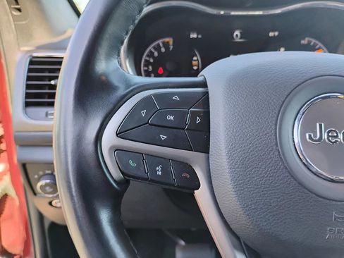 Used 2022 Jeep Grand Cherokee Laredo E image 26