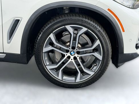 Used 2022 BMW X5 xDrive40i w/ Premium Package image 12
