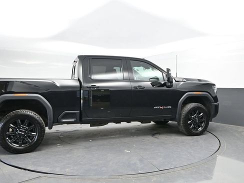 Used 2025 GMC Sierra 2500 AT4 AWD/4WD image 10