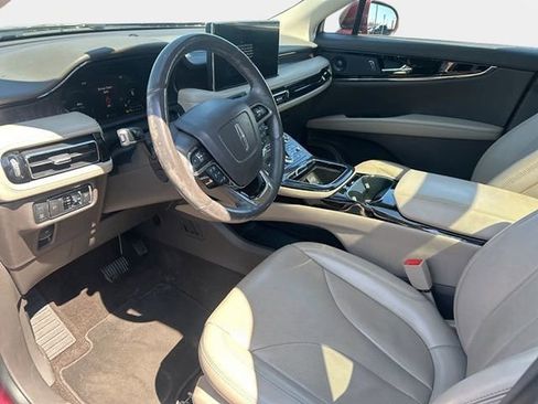 Used 2022 Lincoln Nautilus Reserve w/ Equipment Group 201A image 5