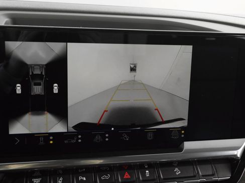 Used 2024 Chevrolet Silverado 2500 LTZ w/ LTZ Plus Package image 21