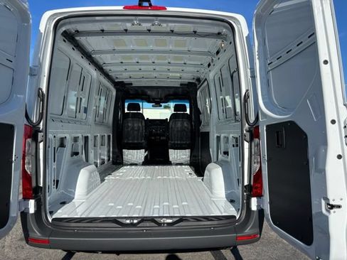 Used 2026 Mercedes-Benz Sprinter 2500 image 20